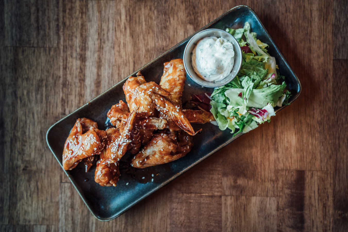 SMOKEY BBQ WINGS
